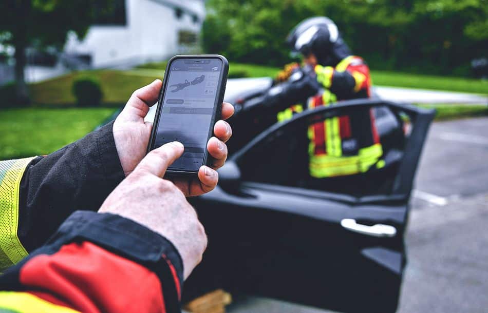 Weber Rescue Systems bietet neben hydraulischen Rettungsgeräten auch Apps und Softwarelösungen an - zur Alarmierung, Schulungund Unterstützung von Feuerwehren bei der technischen Rettung nach Unfällen